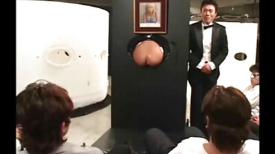 Verrückte Schlampe zwingt den Kopf des reife damen porn fetten Mannes vor dem harten Fick in die Toilette